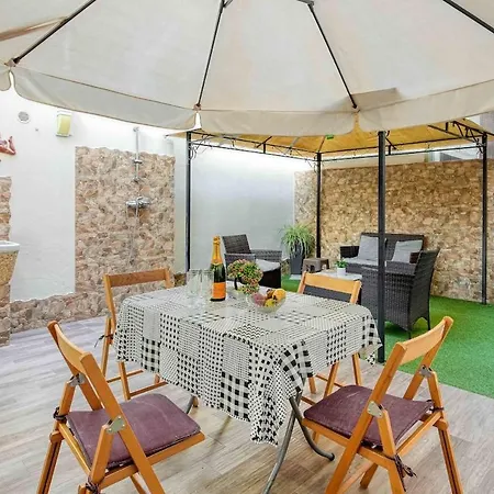 Milazzo With Additional Shower In Garden Olivarella-Corriolo