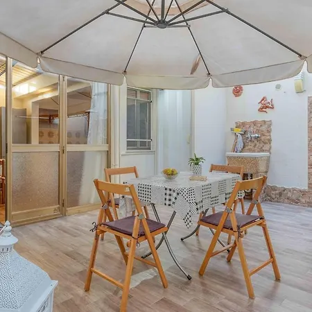 Milazzo With Additional Shower In Garden Διαμέρισμα *