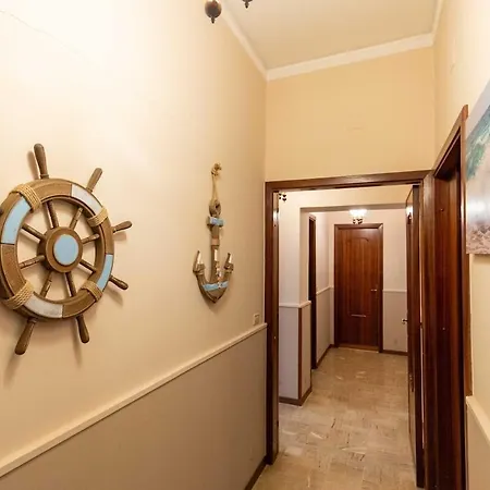 Milazzo With Additional Shower In Garden *