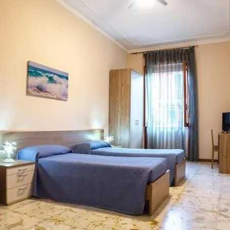 Milazzo With Additional Shower In Garden Διαμέρισμα *