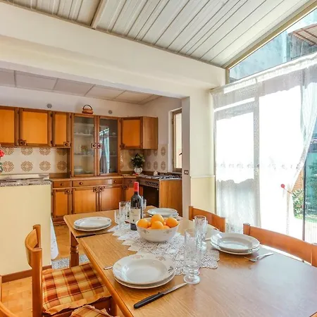 Milazzo With Additional Shower In Garden