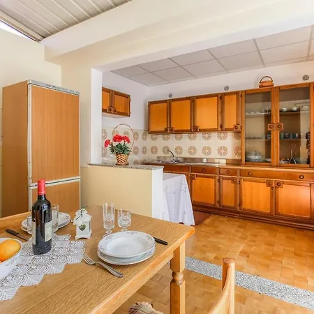 Milazzo With Additional Shower In Garden Olivarella-Corriolo